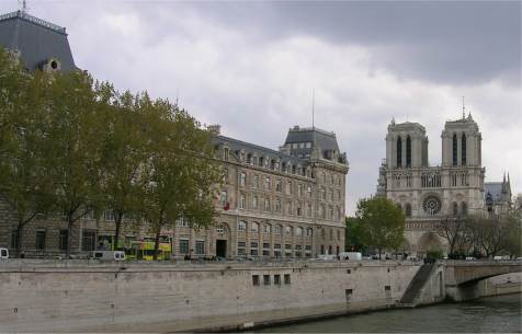 notre dame and seine